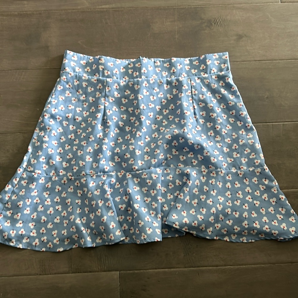 Altar’d state skirt size L